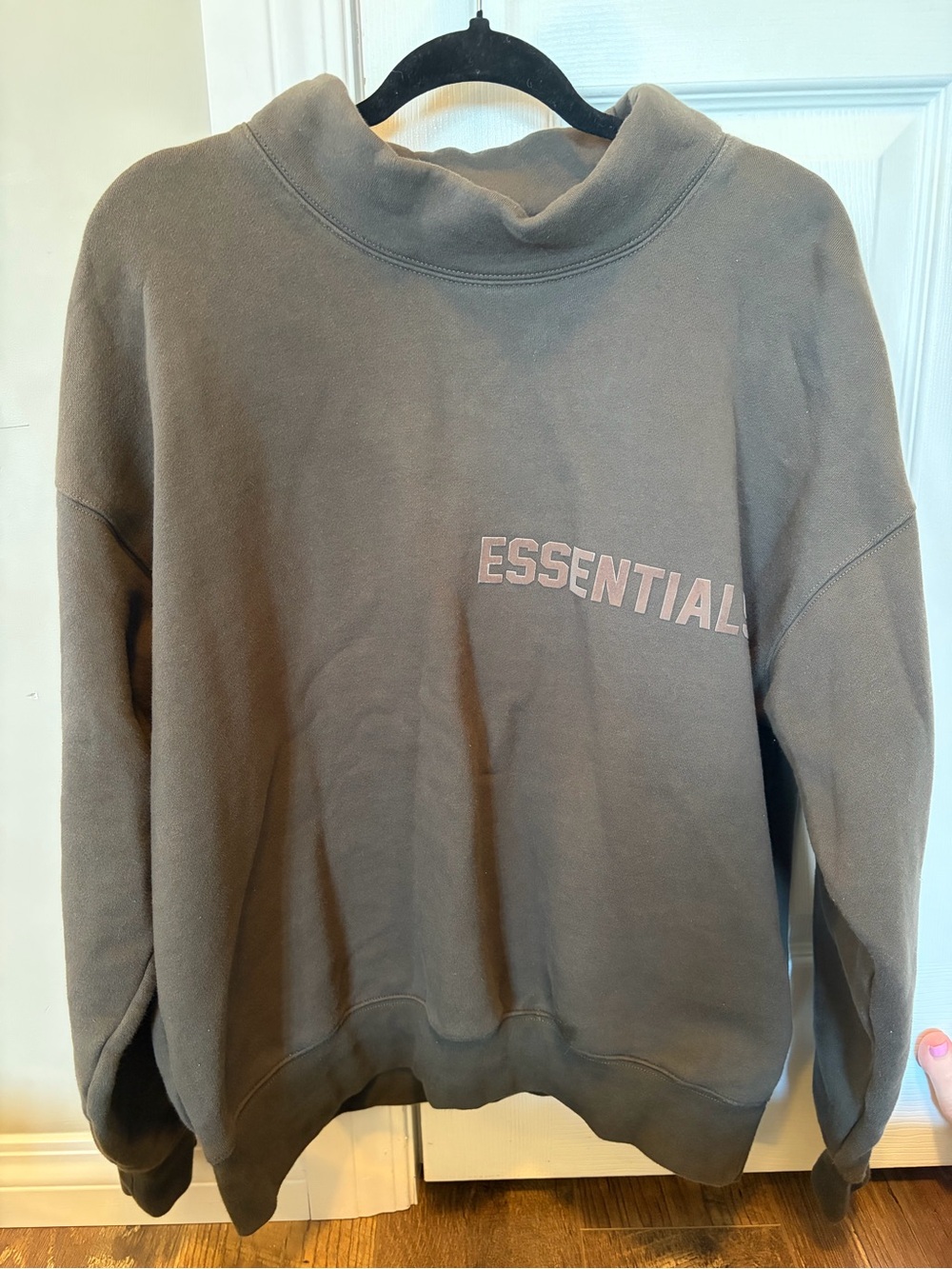 Essentials Mockneck Sweatshirt
